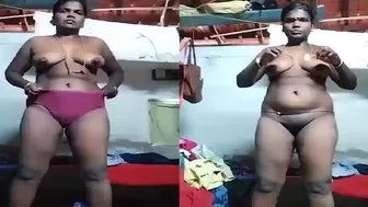 Tamil Aunty Teasing With Nude Body In Steamy Homemade Show