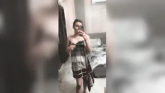 Desi GF Sending Nude Mirror Selfies In Leaked Video