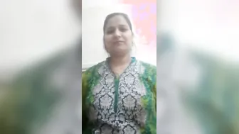 Punjabi GF Teasing With Her Huge Melons Going Fully Nude