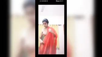 Desi GF Flashing Her Round Tits During Late Night Cam Show