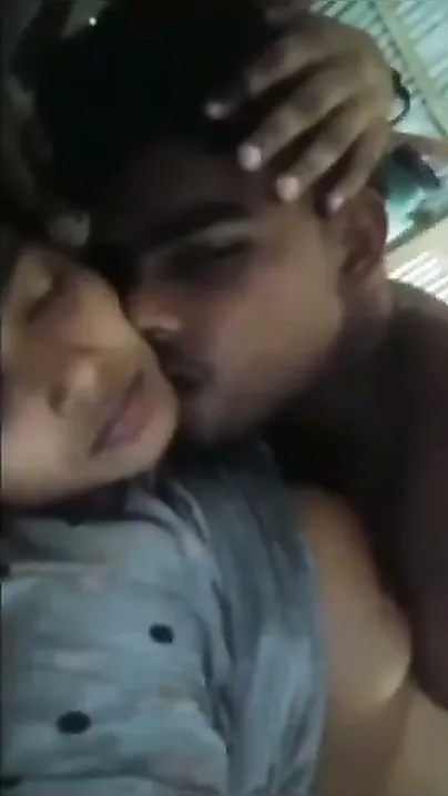 Desi Lovers Getting Intimate Shirtless In Homemade Leaked Clip