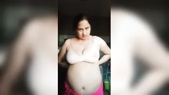 Bhabhi Slowly Removing Her Clothes Revealing Massive Assets