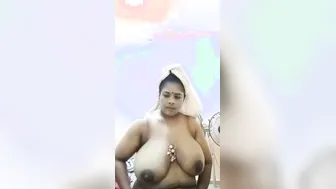 Curvy Aunty Caught Naked After Shower Dripping Wet On Camera