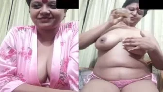 Massaging Mature Aunty Boobs During Our Secret Video Chat