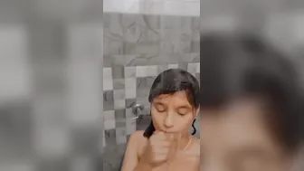 GF Filming Herself Naked In Shower After College