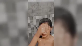 GF Filming Herself Naked In Shower After College