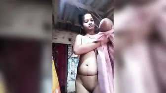 College Girl Fresh From Shower Showing Off Everything On Video