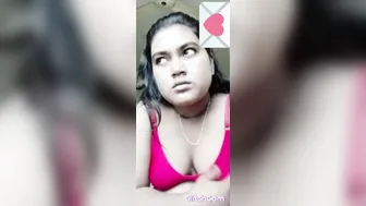 Horny Babe Flashing Pink Bra And Boobs On Video Call For Me