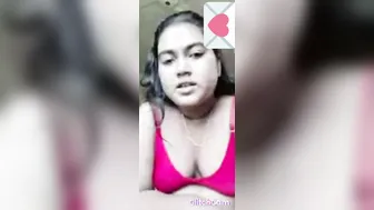 Horny Babe Flashing Pink Bra And Boobs On Video Call For Me