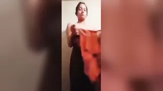 Desi Girl Fingering Her Tight Pussy While Showing Everything