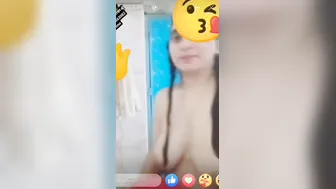 Desi Girl Bathing Naked During Live Video Call Showing It All