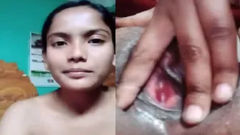 Desi Girl Taking Nude Mirror Selfie Showing Her Pink Pussy