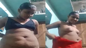 Desi Bhabhi Showing Off Naked Body After Village Bath Time