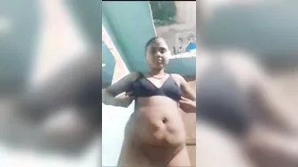 Desi Bhabhi Showing Off Naked Body After Village Bath Time