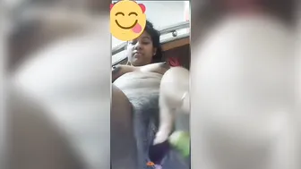 GF Using Vegetable To Masturbate During Video Call Sex