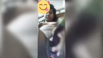 GF Using Vegetable To Masturbate During Video Call Sex