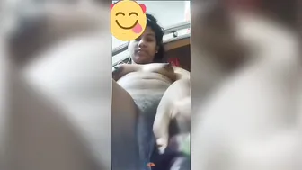 GF Using Vegetable To Masturbate During Video Call Sex