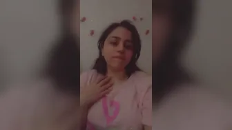 Cute Babe Flaunting Her Natural Boobs During Private Show Now