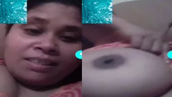 Horny Bhabhi Flashing Her Massive Boobs On Video Call