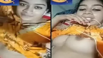 Bangladeshi College Babe Flashing Her Boobs To Boyfriend