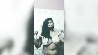 Chubby Bengali Babe Exposing Her Massive Tits On Hidden Cam
