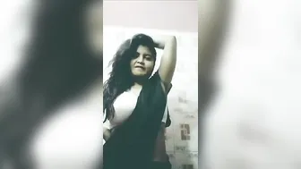 Chubby Bengali Babe Exposing Her Massive Tits On Hidden Cam