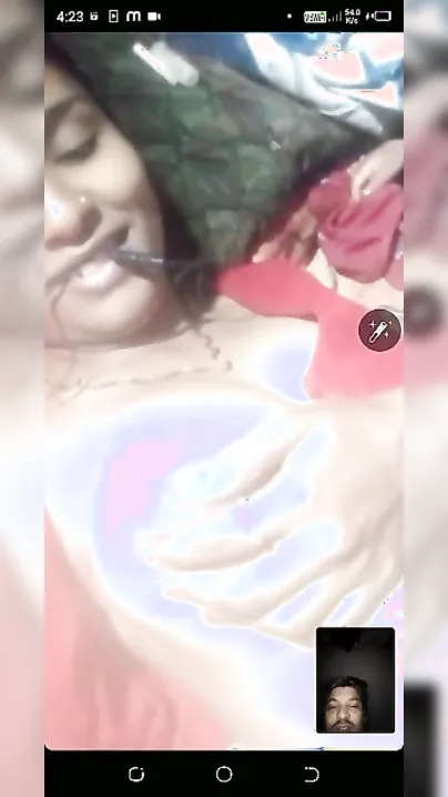 Married Bhabhi Showing Her Tits And Pussy On Camera For Lover