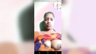 Aunty Flashing Heavy Boobs In Loose Blouse Caught On Mobile
