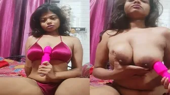 Horny Indian Slut Playing With Dildo Deep Inside Her Wet Pussy