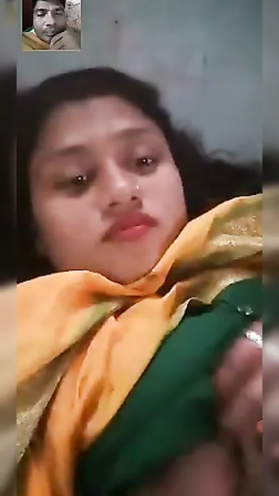 Village Bhabhi Exposing Her Huge Melons On Video Call For Lover
