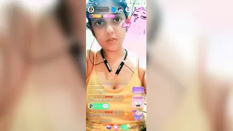 Cam Girl Flashing Huge Tits And Dripping Pussy Live For Fans