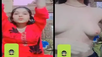Cute GF Flashing Her Tits Live While Talking Dirty