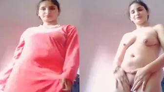 Pakistani Wife Making Nude Clips For Her Secret Lover Tonight