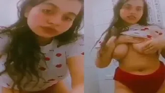 Desi Babe Flashing Her Big Natural Tits Naked In Bedroom Mms