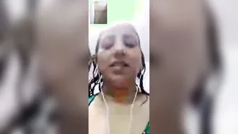 Mature Indian Milf Aunty Bathing Nude On Steamy Video Call