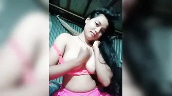 Village Girl Showing Her Naked Boobs In Viral Homemade Video