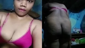 Tamil Aunty Showing Her Ass While Changing Clothes In Room