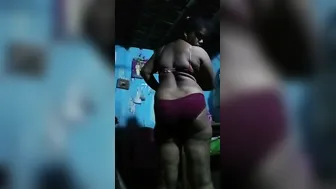 Tamil Aunty Showing Her Ass While Changing Clothes In Room