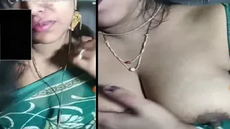 Desi Aunty Showing Her Big Boobs With Her Blouse Pulled Open