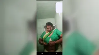 Busty Tamil Aunty Getting Naked During Private Video Call