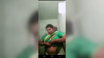 Busty Tamil Aunty Getting Naked During Private Video Call