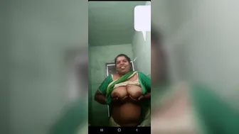 Busty Tamil Aunty Getting Naked During Private Video Call