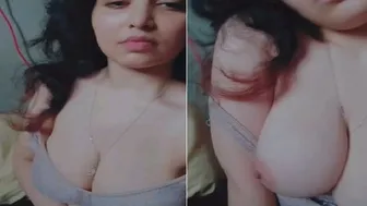 Chubby Bhabhi Flashing Her Massive Tits In Leaked Private Clip