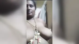 Unsatisfied South Indian Aunty Exposing Massive Boobs On Camera