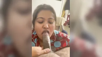 GF Sucking Older Guy Off Giving Sloppy Amateur Blowjob