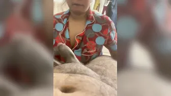 GF Sucking Older Guy Off Giving Sloppy Amateur Blowjob