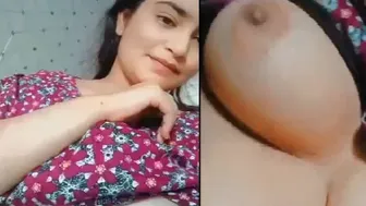 GF Flaunting Big Tits And Smooth Pussy In Viral Clip