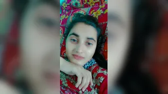 Pakistani Babe Flashing Her Cute Tits Taking Hot Mirror Selfie