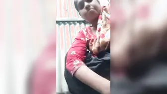 Village Bhabhi Fingering Her Pussy Naked Before Taking Bath