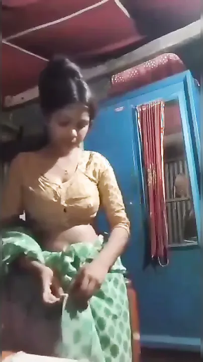 Married Bhabhi Stripping Naked Revealing Everything For Camera